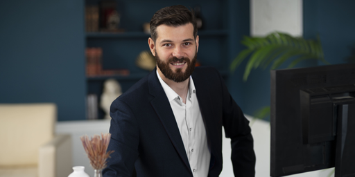 Commercial Associate-banner